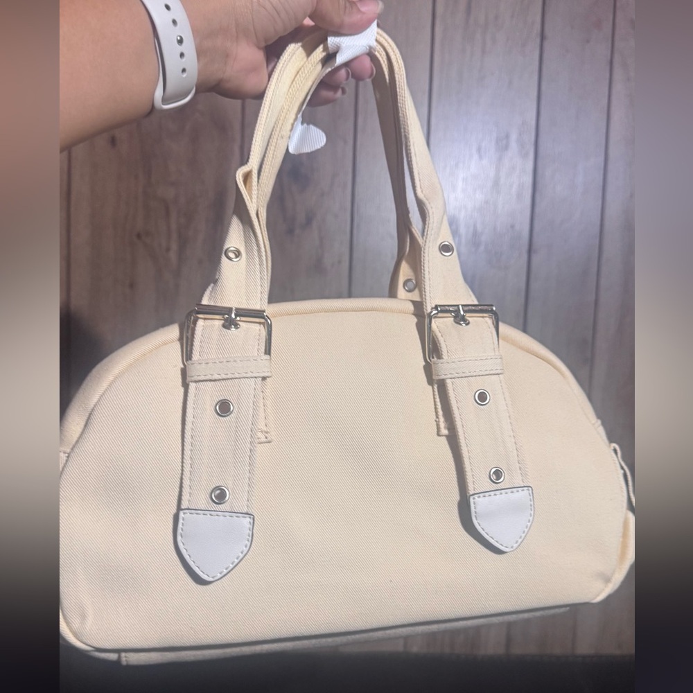 Viral True Religion Yellow Shoulder Bag with Silver Accents - Picture 4 of 7
